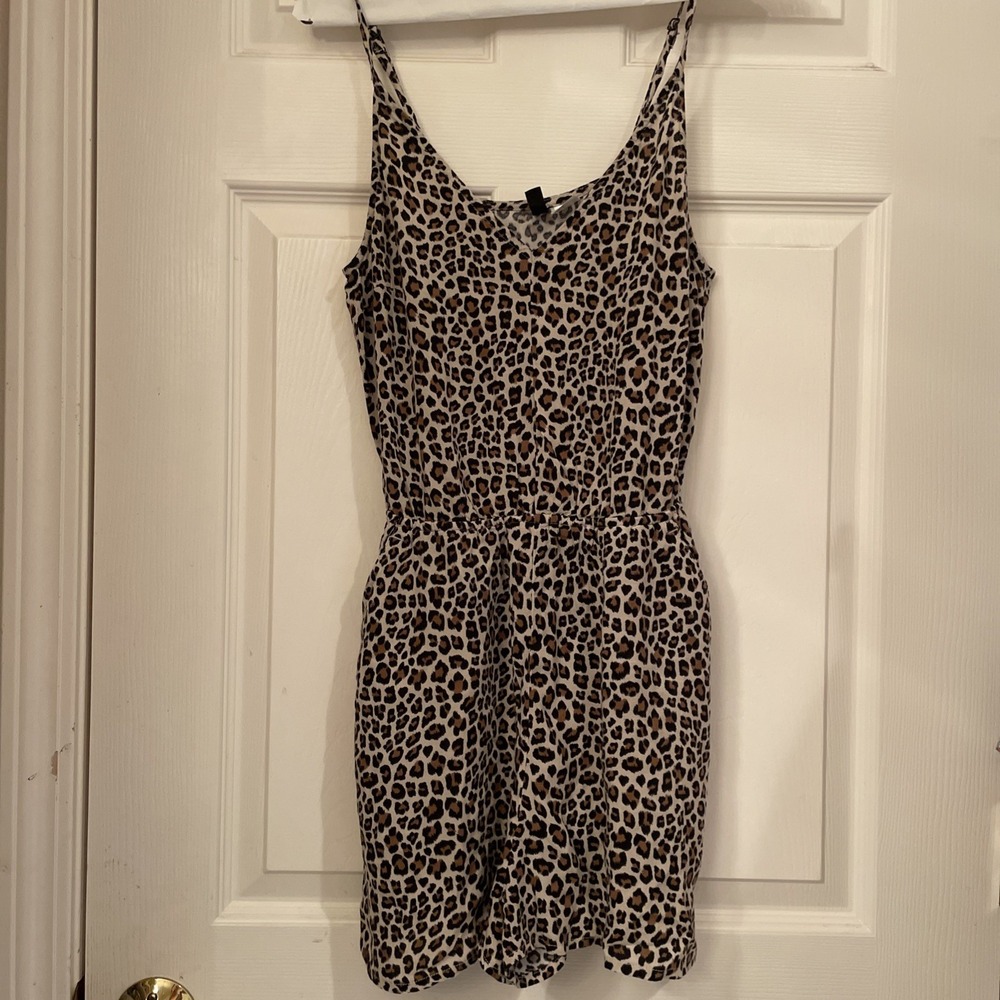 Divided H&M Leopard Print Sleeveless Romper with Elastic Waistband, Pockets Sz 6